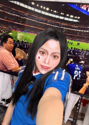 W杯の承認欲求女 ものまね