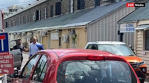 Saisie de Rs 117 millions de cocaïne : le suspect Haider Rattan à la MCIT Haider Rattan, arrêté dans l’enquête portant sur la saisie de Rs 117 millions de cocaïne, a été conduit dans les locaux de la Major Crime Investigation Team (MCIT) ce mercredi matin, 13 septembre, pour les besoins de l’enquête. Au total, quatre personnes ont été arrêtées dans cette affaire, soit Haider Rattan, Hussein Abdool Rahim, ainsi que deux sœurs, Shazia Oozeerally Jaffar et Adilla Salaroo. 7,8 kilos de cocaïne ont é