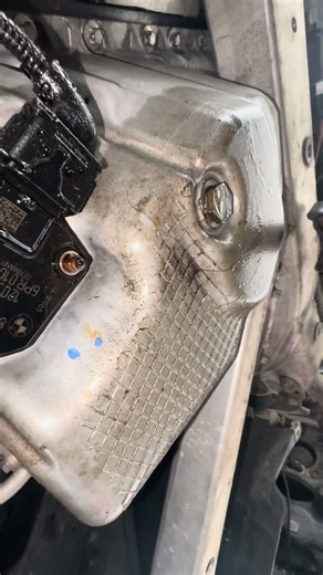 Oil leak on BMW m4 S55 engine. Check your oils level sensor. #oilseal #bmw #m4