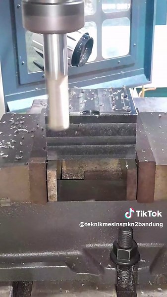 praktek CNC Milling #teknikmesin #milling #cnc #mesincnc #mesinmilling
