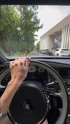 Rolls-Royce Wraith Black Badge POV Drive | Effortless Elegance in Motion