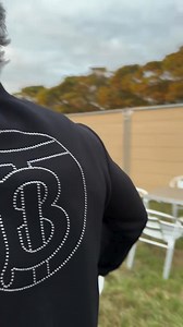 From @wynyardrelovedboutique on Instagram, the king 👑 of entertainment himself…the wonderful Robbie Williams loving his Re:Loved jacket 🛍️🖤 Sustainable fashion ☑️ Hot model ☑️ Team RWFanfest ❤️ #robbiewilliams #SustainableStyle #preloved | Robbie Williams Fanfest