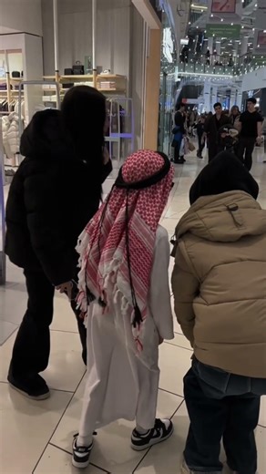 “Public Reactions to a Baby Wearing a Habibi Outfit”#muhammad #rection #old #habibi #fypageシ♡❤️