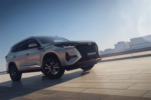 Xсite начал продажи в России семиместного кроссовера X-Cross 8