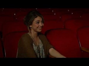 Girl laugh on ballbusting (modern family)