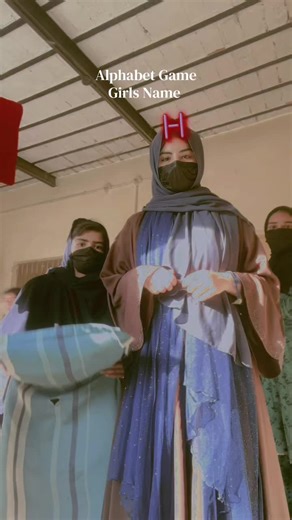 Wait for Razia 😭… mene Izza se ijazat lia bgair ye clip add krdia wrna me is trha ki cheze cut krdeti hon… but ab me add kr rae take ise pta chle k zobia kuch bhi kr skti h 🙊😭😭😭😭🌼😂😂😂