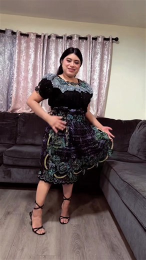 Belleza de traje típico de Guatemala 🇬🇹 #tajestipicoasdeguatemala🇬🇹 🖤🩶🖤🩶