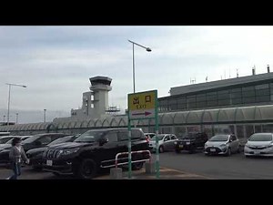 函館空港の旅客ターミナル前の風景