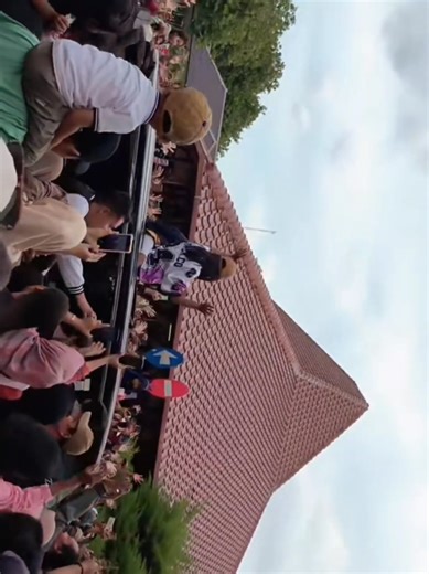 April Kembali ke Cirebon: Ramainya di Pendopo