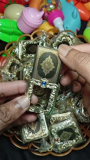 The smallest Holy Quran Sharif in the world 🕋🥰😊 It will be surprising to see it so small 😲📖#Quran...