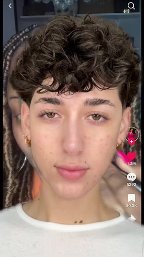 @Playing In Makeup By Yolondo made SUCH a beautiful foundation #makeup #beauty #makeupreview #fullcoveragefoundation #greenscreenvideo