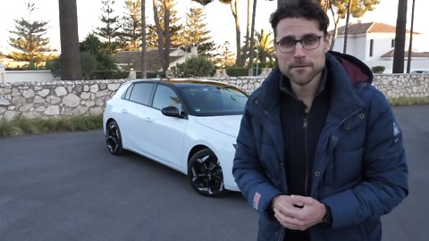 Opel Vauxhall Astra GSe Driving Review – Hot Hatch Performance