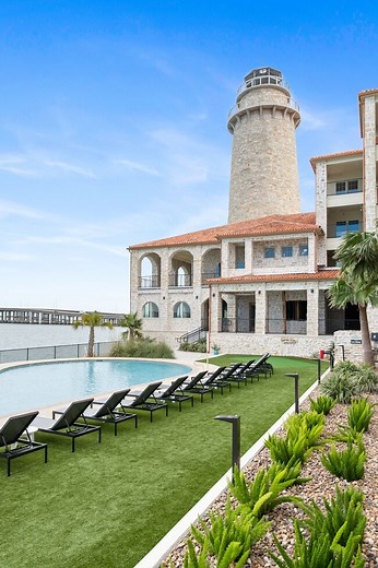 Lighthouse Pointe Apartments in Corpus Christi, TX | ApartmentHomeLiving.com