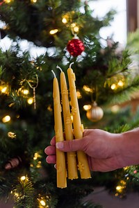 100% Beeswax Taper Christmas Candle - Etsy