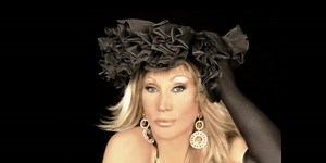 Where is Laura Leon today? What is she doing now? Biography