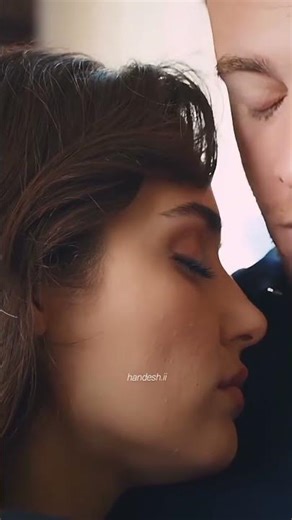 Hande Ercel 303