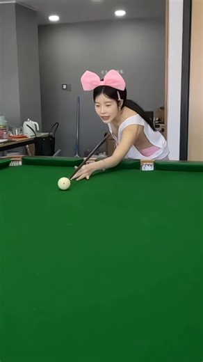 Pool Queen on Instagram: "Follow for more 👆🏼 #snookertime #pooltable"