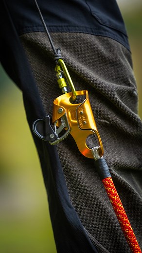 The Petzl Croll Ascender - Designed for rope ascents, the CROLL S chest ascender is lightweight and simple to use. The attachment holes ensure efficient positioning during ascents. The stainless steel wear plate improves durability by reinforcing the rope friction zone. It is compatible with ropes measuring 8 to 11mm in diameter. Features: * Efficient and easy to use during rope ascents: �– used with the BASIC ascender or the ASCENSION handled ascender for rope ascents� – lower hole is angled to