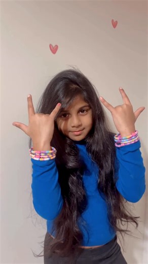 S O W M Y A 🇬🇧🧿 on Instagram: "AD FabLab Colour Spin Bracelet Making Kit My girl had the BEST time with the FabLab Colour Spin Bracelet Making Kit from @smythstoys This clever little machine spins so you can make heishi-style bracelets in seconds! The best thing is no threading or knots needed. Just pick a template, press to spin and draw your design. It’s that simple!! She made up to 15 bracelets from the kit (it comes with 15 tubes, clasps, markers, and design templates) She was so creative