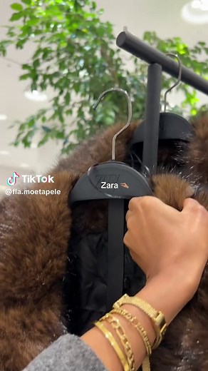 Zara coats for women: lightweight elegant coats this season