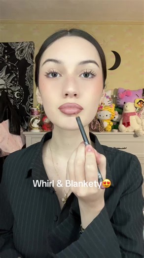Explore MAC Cosmetics Whirl & Blankety Lip Combo