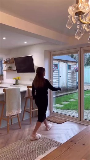 The festive evenings mean shutting the world out and relaxing!🕯️ Our favourite way to make homes relaxing and private is with new blinds! @the_cubbyhole show us how amazing our Intu Blinds can be on bi-fold doors for the ultimate cosy vibes! ☕️ Blinds | Intu Pleated Blinds - 10% off EVERYTHING NOW! . . #autumn #autumnweather #homedecor #cosyseason #bifold #bifolddoors #doorblinds #intu #interiordesign #newbuildhome #homemakeover #perfectfitblinds #nodrillblinds #easydiy #homeinspo #kitchen #kit