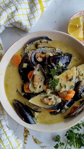 Creamy Thai Mussels Potjie for Lunch or Dinner | Cooking Video