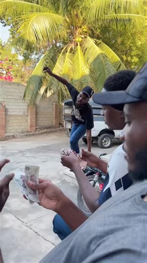 😩 @sam__hend @EXPY👽 | sam