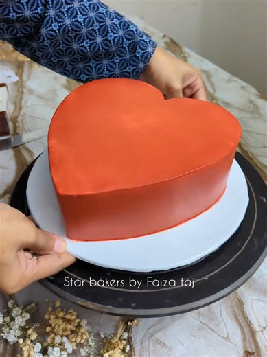 How to Create Sharp Red Whipping Cream for Cakes