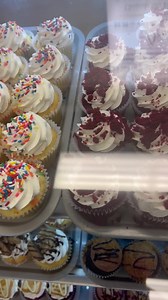17 reactions | Cupcakes flavors! Funfetti Red velvet Banana pudding Red Velvet cookie dough Red velvet Cinnamon roll Cookies n cream Chocolate cherry Cookie butter Strawberry crumble Chocolate chip cookie dough Pretzel salad | Caffe’ Nera | Facebook
