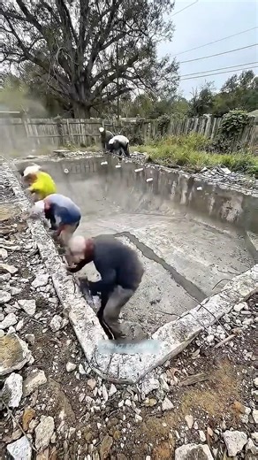 The Swimming Pool As Cleared Before Ronaldo's Arrival 😳