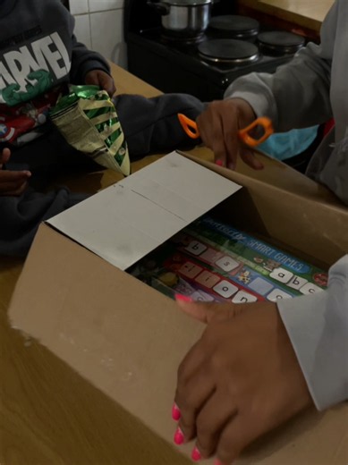 Unboxing SmartGames Ready Set Spell: An Educational Adventure