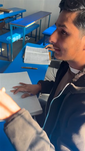 👉 Number of images formed by two inclined plane mirrors? No confusion here! Real demos crystal-clear concepts CEE Physics with Er. Anjan Sir 🔥 | Entrance Nepal