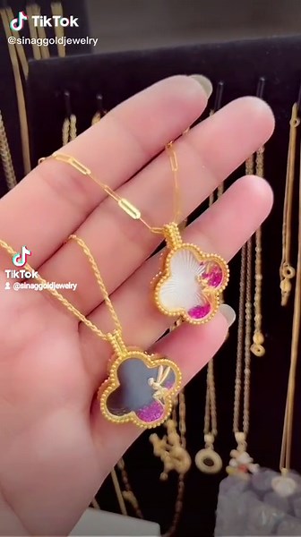 Black & White VCA Fairy 20mm Necklace Supplier Gold