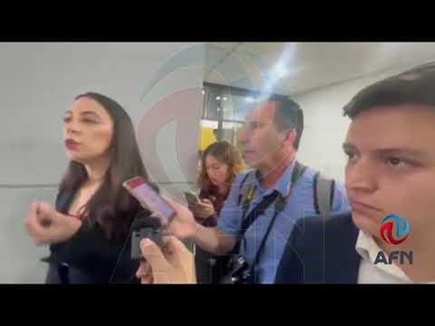 Julieta denies doing propaganda and avoids the press