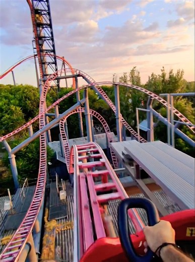 ¿Mejor montaña rusa familiar de España? 🔥 #parquedeatracciones #montañarusa