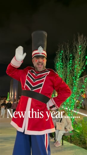 Holiday Lights at The Ballpark at America First Square 📅 Dates: November 14, 2025 – January 3, 2026 ⏰ Times: 5:00 p.m. – 10:00 p.m. daily 🚪 Closed: • Thanksgiving Day • Christmas Day 📍 Location: The Ballpark at America First Square (Salt Lake Bees’ stadium) 🎟 Tickets: Available online at theballparkatafs.com • The family pack is the best deal. You can use code: “Slcmoms”’for $3 off each ticket! • Children under 2 enter free ⸻ ✨ What to Expect • Field of Lights: Walk the base paths and explor