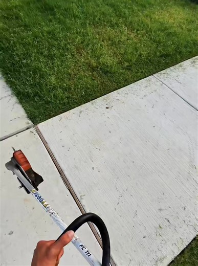 POV edging these edges so hard with the metal stick edger 🦾 #sthil #edging #pov #lawntok #lawncare | Modernized Mowing