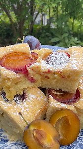 Tajomstvo lahodného cesta, ktoré sa rozplyva na jazyku- Pripravte si tento slivkový koláč na plech ako od babičky s pridaním smotany a masla. Cely #recept- https://recepis.sk/2025/09/05/zamatovy-slivkovy-kolac-ako-od-babicky/#slivkovy #pecenie #sladke #peceniejeradost #kolac | Recepis.sk