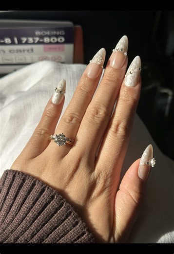 Here’s a budget friendly way to get your nails looking super cute! My friend also loves the other Kmart glue (Ultra nail glue) but I haven’t tried that one yet so let me know if you have and if it is as strong as this one! @kmart australia #kmartfinds #nails #kmart