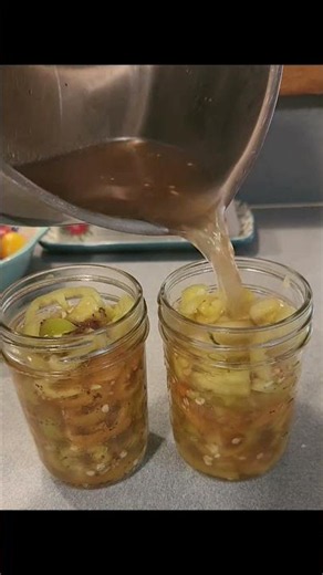 Easy pickled banana peppers. #peppers #pickle #canning