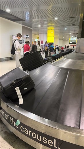 Airport Baggage Claim Belt in Action 🛄 | Luggage Collection at Airport
