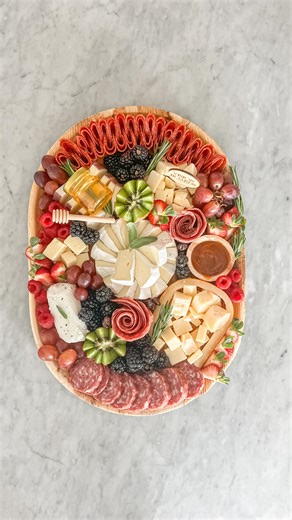 Professional charcuterie prep 🧀🔪✨ #charcuterie #charcuterieboard #charcuterieboardsofinstagram #cheeseboard #cheese #charcuteriegoals #cheeseplate #cheeseboardsofinstagram #cheeseplatter #charcuterieplatter | Vision Boards Charcuterie