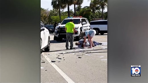Mail carrier rushed to trauma center after Fort Lauderdale crash