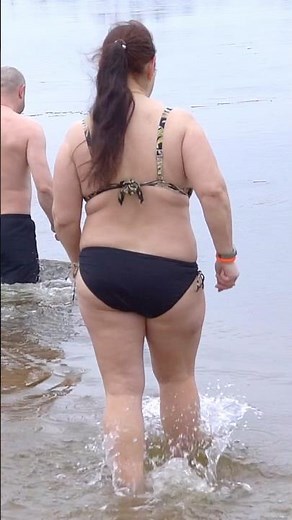 Woman Epiphany Bathing 2025 ❄️ Viral Ice Bath That Shocked Everyone! ❄️🔥