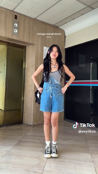 Vintage Overall Shorts: Stylish Outfit Inspiration
