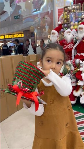 We did Hocus Pocus inside the hat and what did we get?😂 #dontforgettosubscribe #discoverfeatureme...