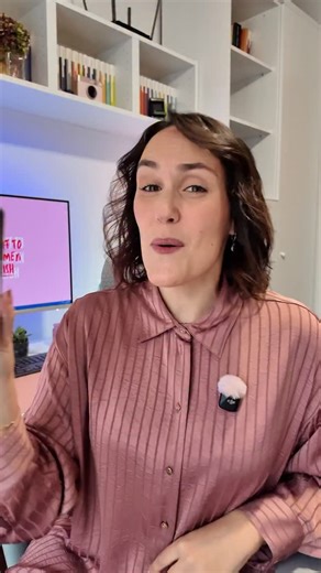 Laura Fasano | Tecnologia e Gadget Smart on Instagram: "Seguimi per scoprire funzioni nascoste che semplificano davvero la vita 💡 Spotify Jam è la funzione che ti salva quando sei in macchina con amici dai gusti diversi o a una festa dove nessuno vuole fare il DJ: crei una sessione condivisa dove tutti aggiungono brani in tempo reale, e la coda si aggiorna live per tutti. Funziona sia se siete insieme (stessa WiFi, Bluetooth o QR code) sia a distanza tramite link, e Spotify suggerisce anche bra