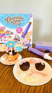 #freeproduct Write, draw and create in delicious chocolate with the better-than-ever Chocolate Pen! New kid-friendly design automatically loads the pen with chocolate while the warming tray keeps your chocolate candy melted and ready to go. At the touch of a button you can write words, draw one-of-a-kind designs, or use the 40 molds to make rainbows, hearts and other fun shapes, including bonus molds inspired by Blume Dolls. Kid chefs will love adding their chocolatey touches to fruit, cookies, 