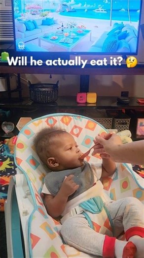 Baby Alexander VS Corn 🥣👶🏽 #shorts #babyreaction